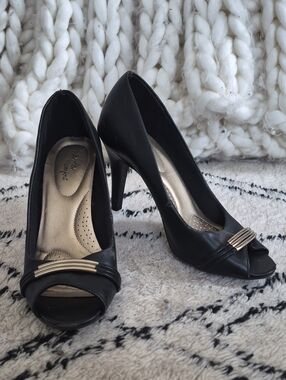 dexflex comfort Black Peep-Toe Heels with Gold Accent